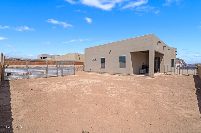 Building Photo - 932 Texas Madrone Dr