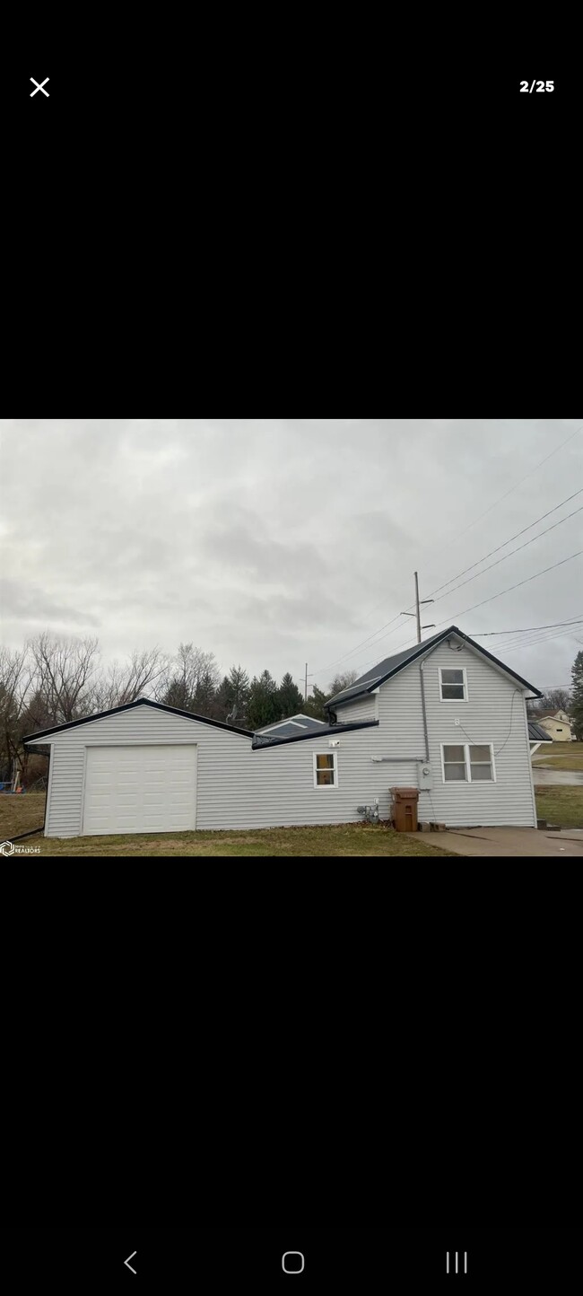 Building Photo - 324 1st Ave