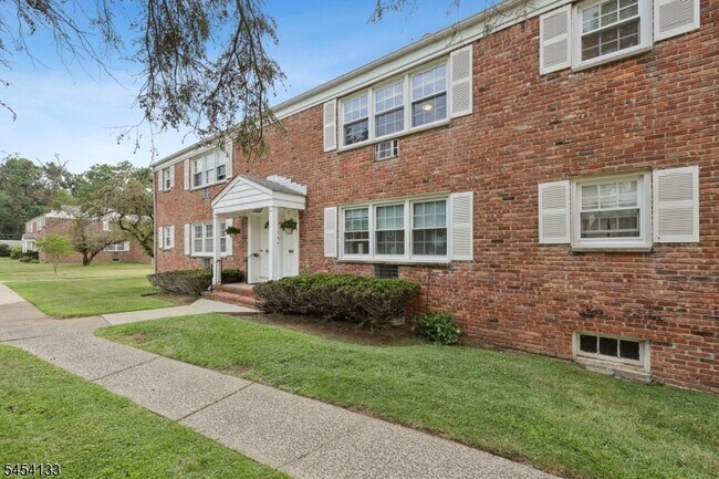 Building Photo - 161 Ridge Rd