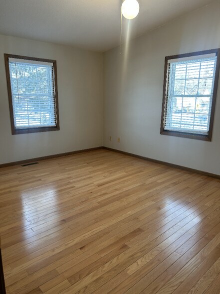 Building Photo - 401 Walnut Ave