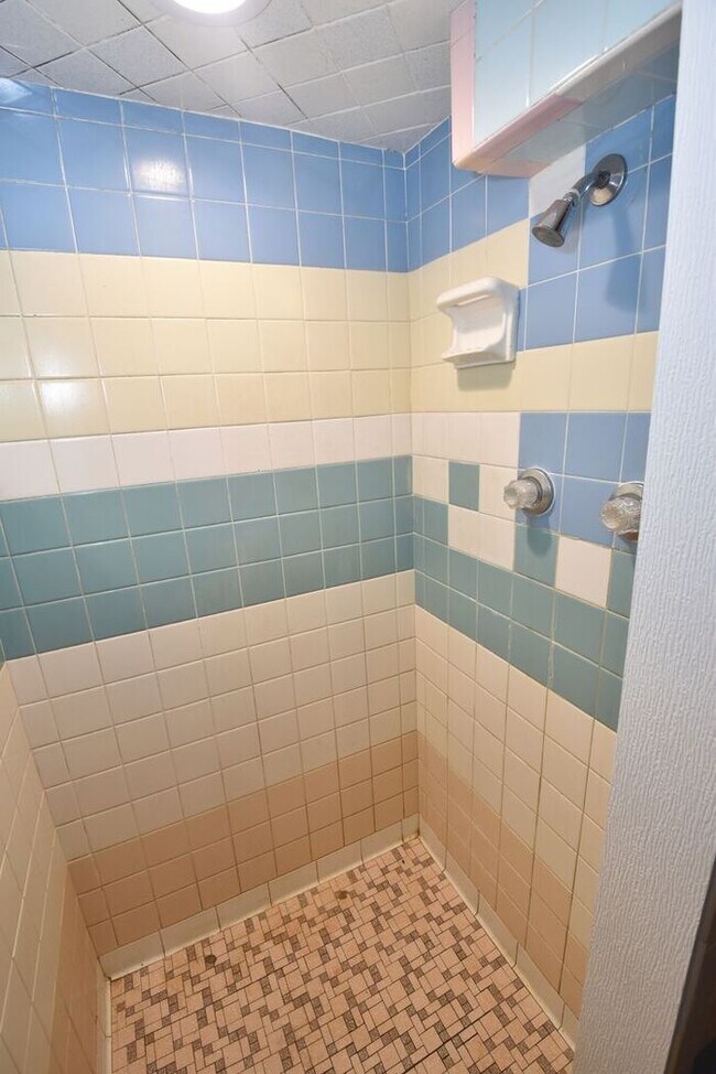 Building Photo - Mishawaka- near Bethel University, shoppin...