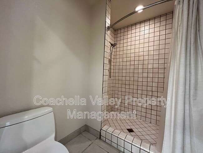 Building Photo - 43851 Vía Granada