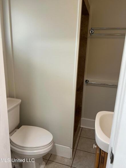 Building Photo - 285 Venetian Gardens