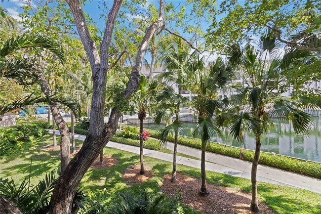 Building Photo - 3023 NE Quayside Ln