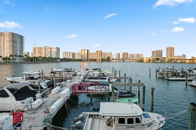 Building Photo - 18081 Biscayne Blvd