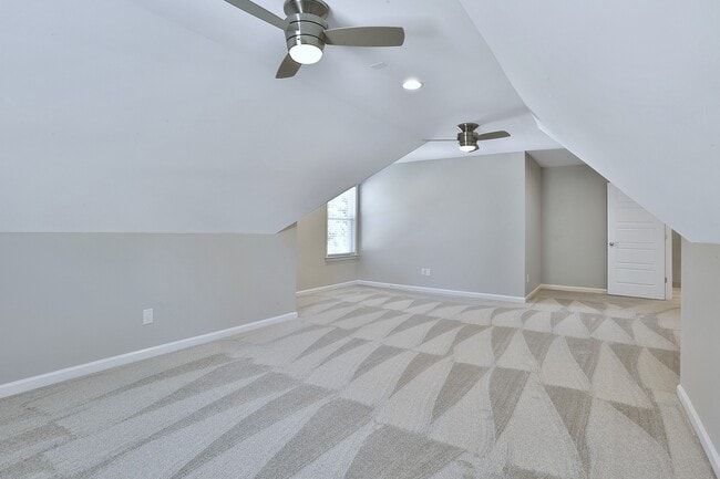 Bonus/Guest Bedroom Up - 300 Vendella Cir