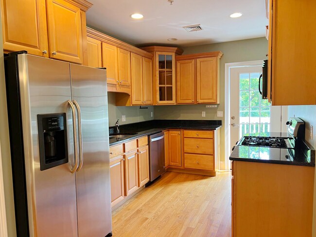 Primary Photo - AVAILABLE NOW! Elegant 3-Bed Condo in Prim...