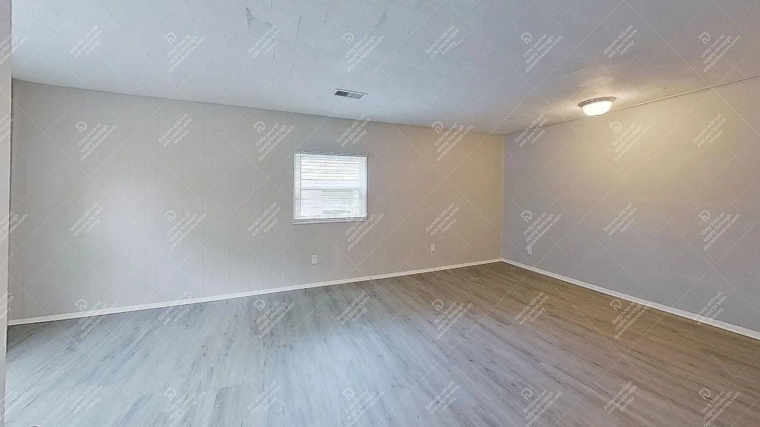 Building Photo - 5106 Crest Dr