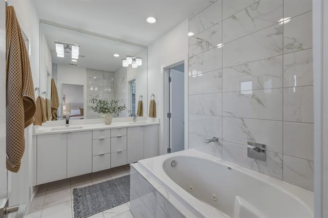 Building Photo - 5734 Oram St