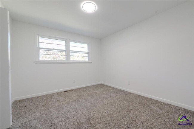 Building Photo - 100 Belmont Dr