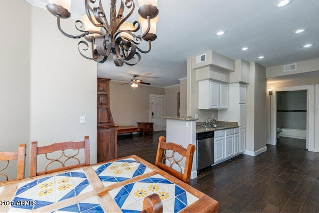 Building Photo - 5335 E Shea Blvd