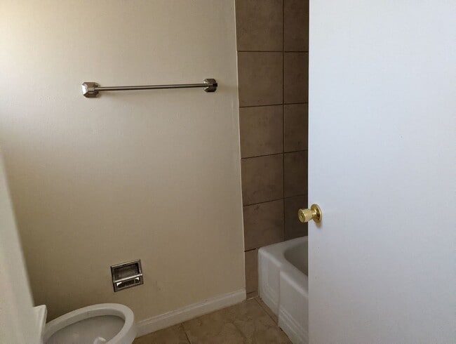 Building Photo - 5429 Mountain View Dr
