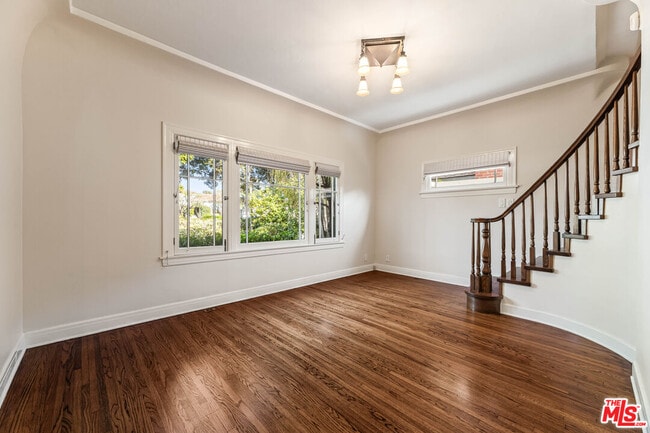 Building Photo - 602 11th St