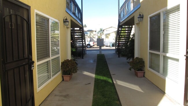 Building Photo - Spacious 1 bedroom at the beach