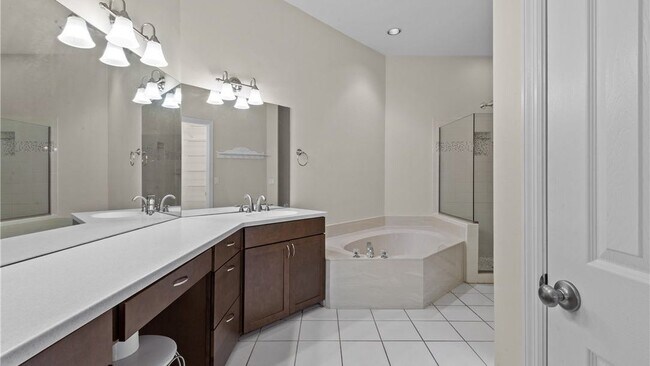 Building Photo - 11910 Seabreeze Cove Ln