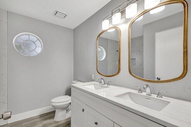 Building Photo - 843 Azalea Dr