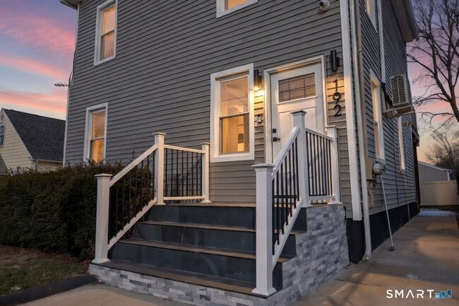 Building Photo - 192 Peace St