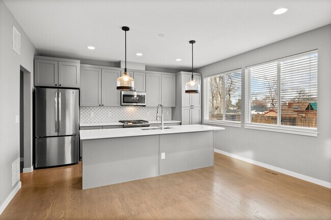 Building Photo - 5230 Stuart St