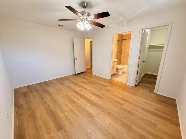 Building Photo - 9517 Clanton St