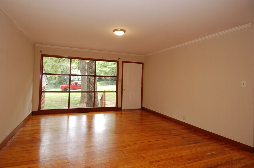 Building Photo - 3208 Ruffin St
