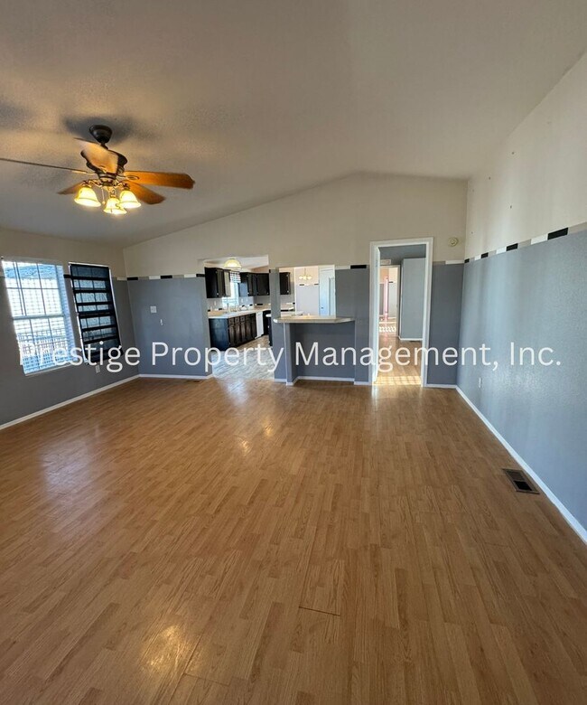 Building Photo - This 4/2 Vail Manufactured Home Is On A 1 Acre Lot!!!