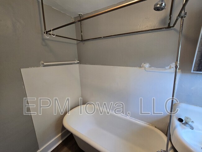 Building Photo - 1703 Lafayette St