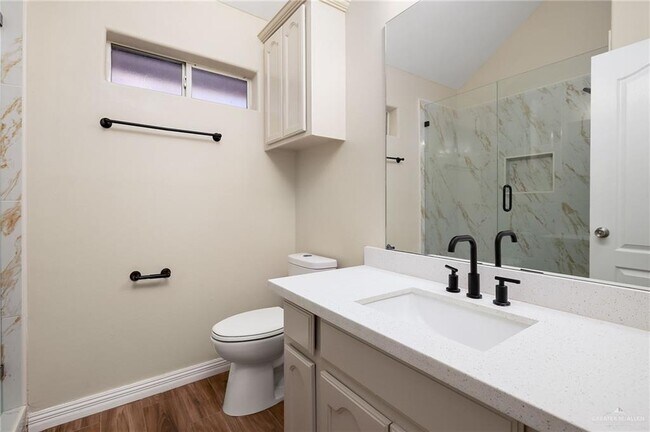 Building Photo - 17 N Popotillo Ave