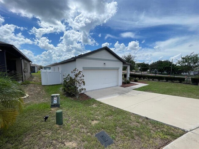 Building Photo - 865 Orchid Grove Blvd