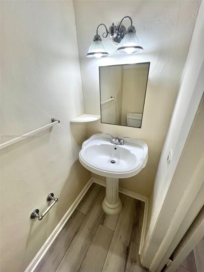 Building Photo - 7626 NE 6th Ct