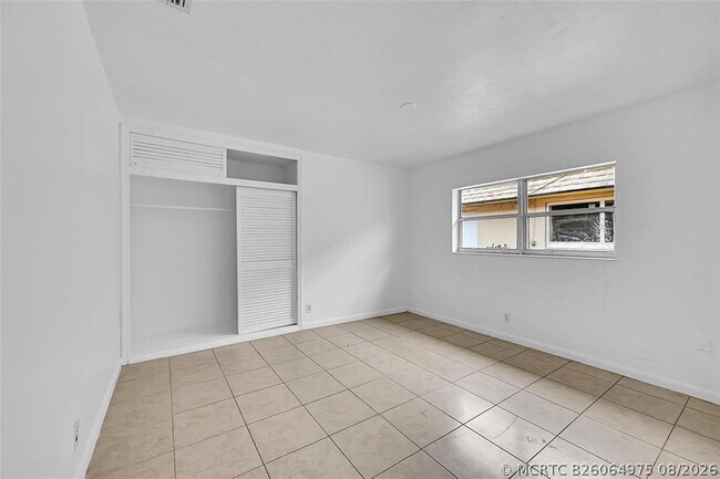 Building Photo - 1218 NW 6th Ave