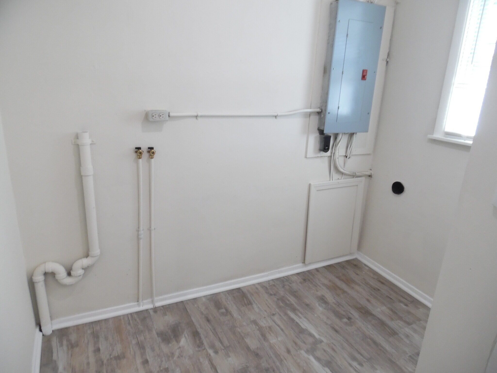 Building Photo - 1573 Biscayne Dr