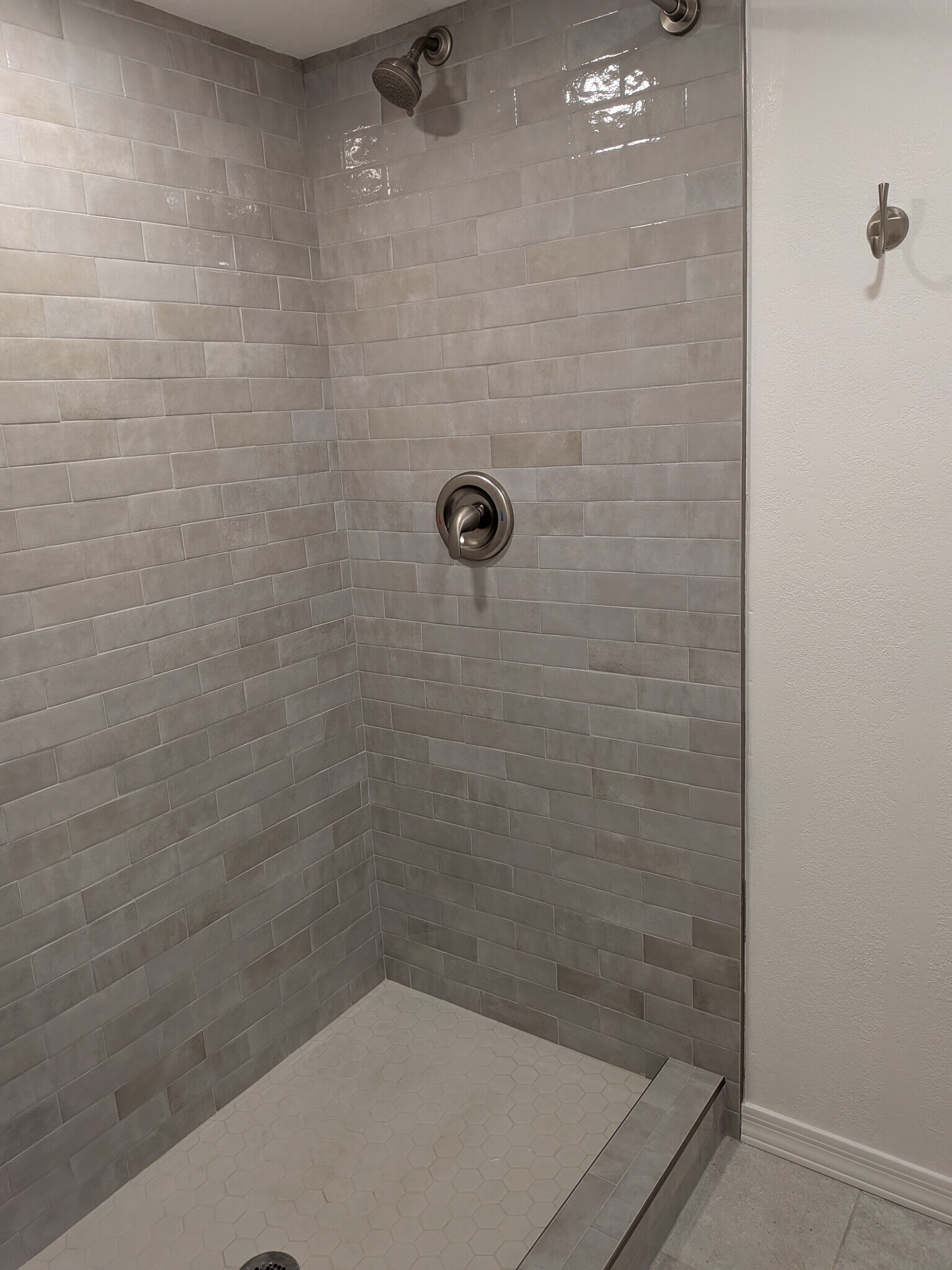 Building Photo - 122 S Hardy Dr