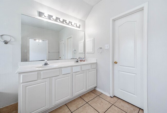 Primary Photo - 3347 Pebble Beach Ln