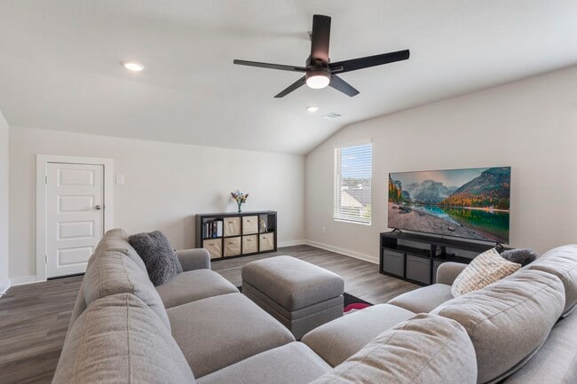 Building Photo - 17415 Rosette Grass Dr