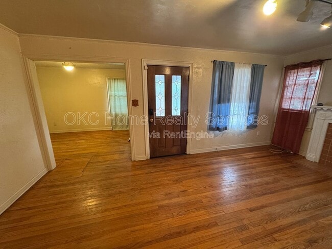Building Photo - 2713 Normandy St