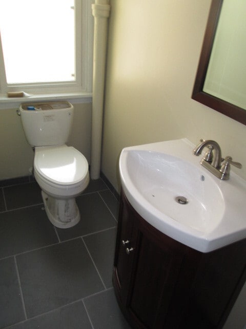 Building Photo - 2 Bedroom, 1 Bath Townhome in trendy Bloomfield.  Convenient!