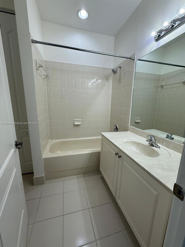 Building Photo - 705 SW 147th Ave