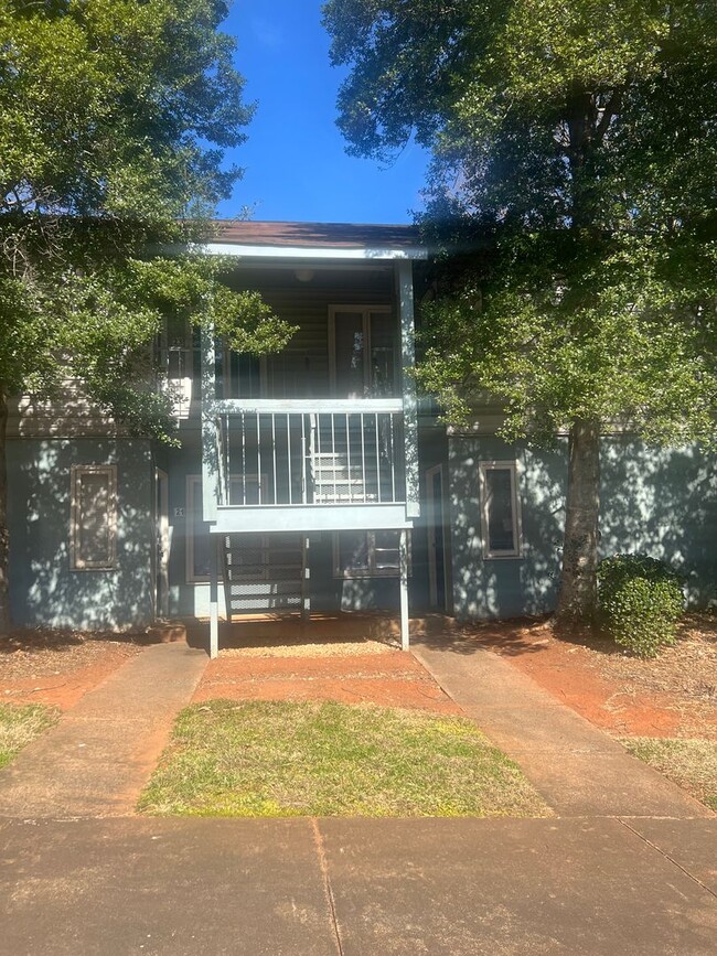 Building Photo - 1bed/1bath condo, 1st floor 758 sqft for o...