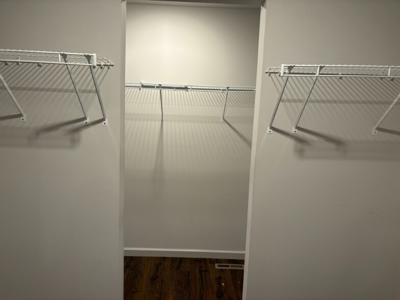 Building Photo - 3098 Goshen Dr