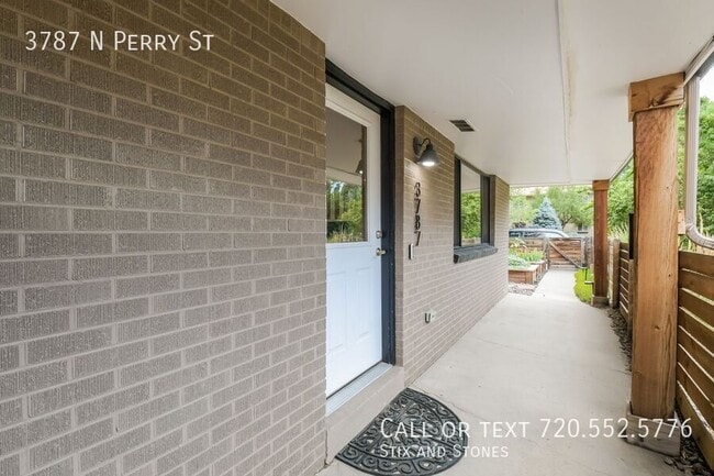 Building Photo - 3787 Perry St