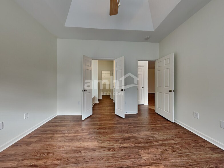 Building Photo - 300 Pemaquid Ct