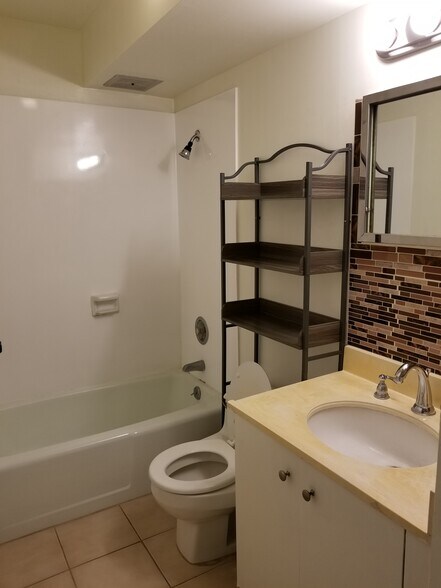 Bathroom - 469 Ena Rd