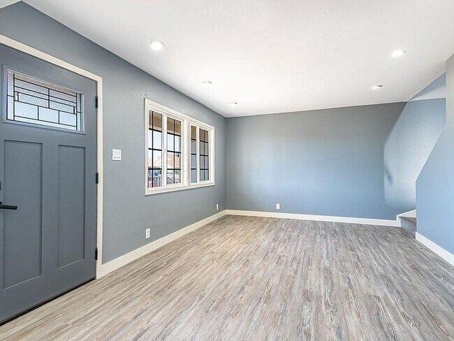 Building Photo - 44202 Heaton Ave