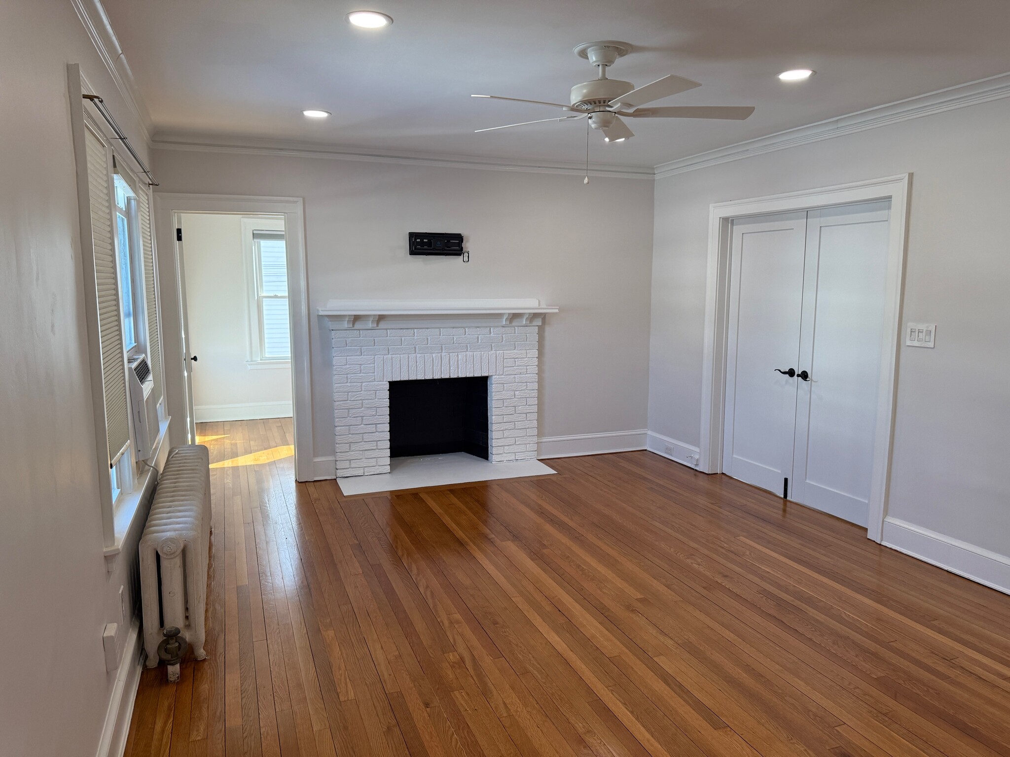 Building Photo - 85 Dover Rd