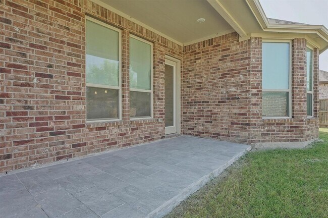 Building Photo - 1910 Graham Wy