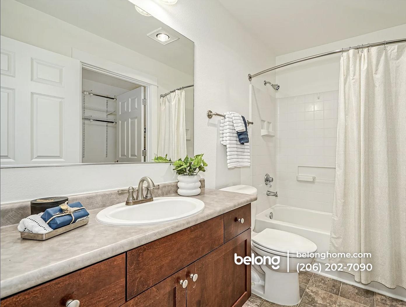 Building Photo - 25025 SE Klahanie Blvd