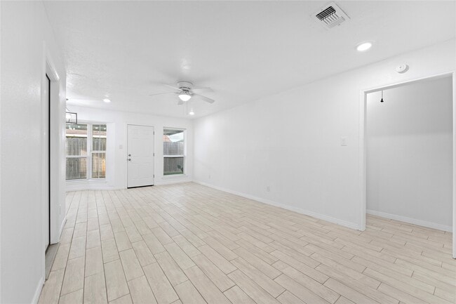 Building Photo - 1411 PI Cir