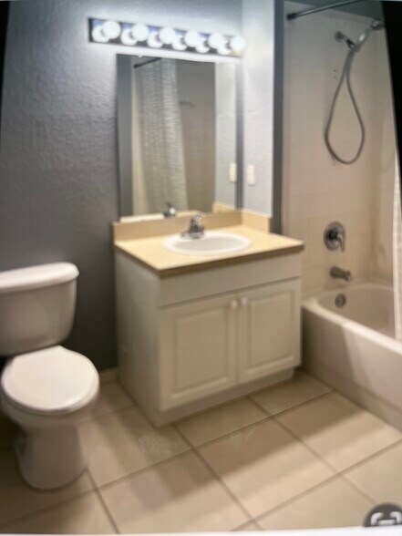 Building Photo - 3962 Mediterranea Cir