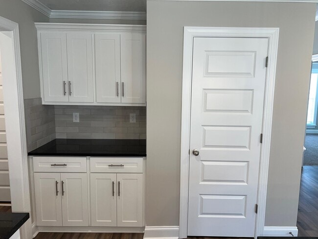 Building Photo - 7161 Paisley Cir