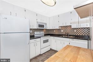 Building Photo - 14 Docena Ct